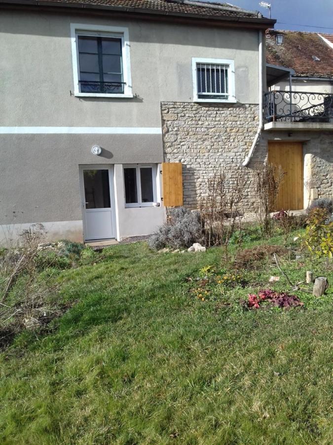 Agreable Chambre Meublee, Vue Sur La Vallee De L'Auxois Villy-en-Auxois 外观 照片
